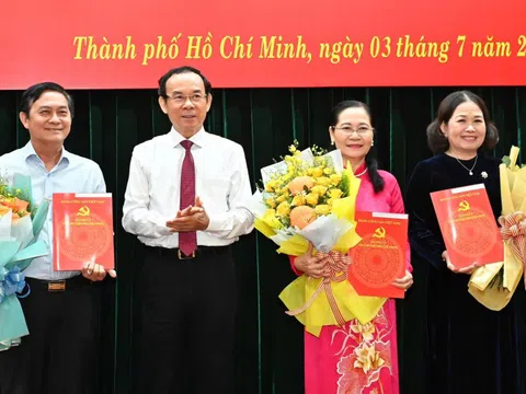 Trao quyết định của Bộ Chính trị, Ban Bí thư tại TPHCM