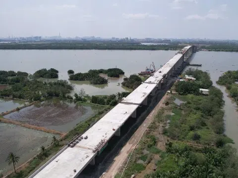 Cát từ hàng loạt tỉnh miền Tây đổ về xây dựng Vành đai 3 TPHCM
