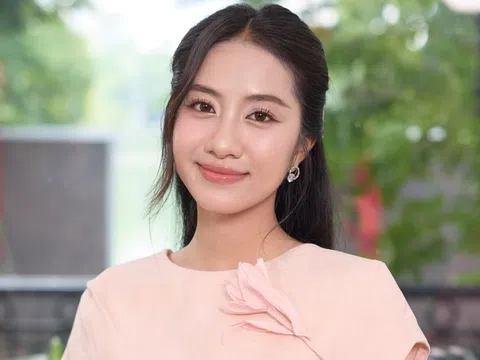 Hoa hậu Hà Trúc Linh: 'Từ nhỏ, tôi bán phụ tùng xe máy và tạp hóa giúp bố mẹ'
