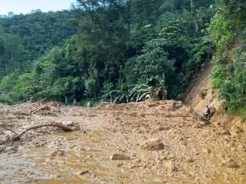 Hai tuyến quốc lộ qua Sơn La, Phú Thọ sạt lở, có tuyến 4 ngày chưa thông đường