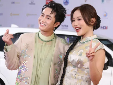 Phương Mỹ Chi cùng dàn sao trên thảm đỏ bế mạc LHP châu Á Đà Nẵng