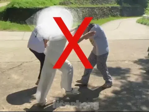 Xôn xao hai đoạn video ghi cảnh các nữ sinh Lạng Sơn đánh nhau