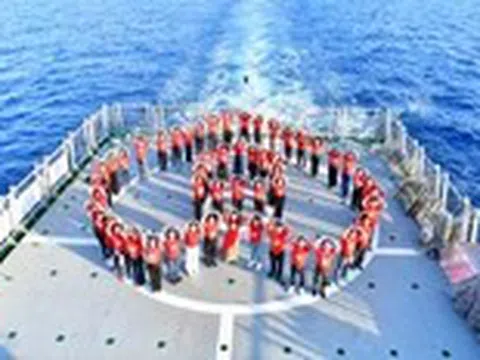 Trở lại làm người Việt Nam