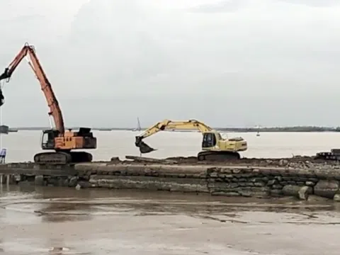 Cảng vụ Hải Phòng 'tuýt còi' bến thủy nội địa xây dựng trái phép