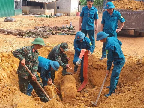 Phát hiện quả bom 350 kg còn nguyên kíp nổ khi cải tạo vườn