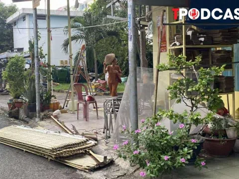 NÓNG 8/7: Khẩn trương tháo dỡ 'chuồng cọp' ở cư xá Độc Lập sau vụ cháy 8 người chết