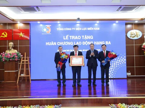 EVNSPC đón nhận Huân chương lao động, hoàn thành nhiệm vụ kép