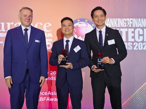 Sản phẩm Bảo hiểm liên kết chung PRU – Bảo vệ tối đa chiến thắng tại Insurance Asia Awards