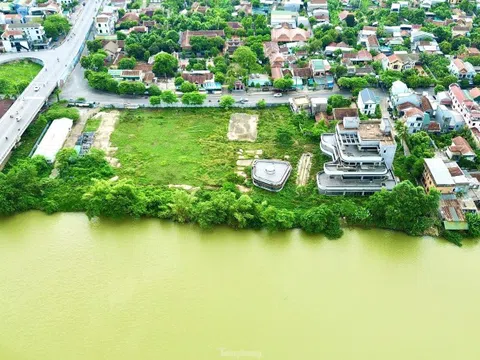 Cận cảnh tổ hợp thương mại dịch vụ hơn 200 tỷ ‘bất động’ nhiều năm ven sông Hương