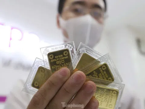 Giá vàng giảm mạnh