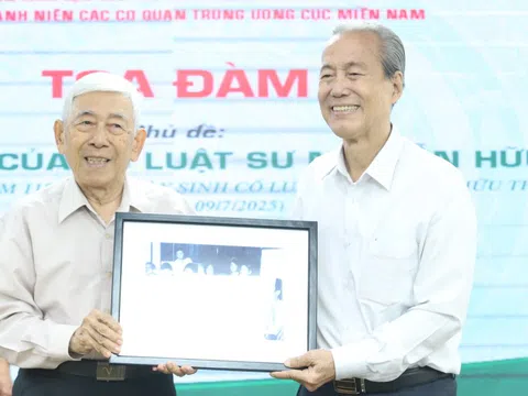 Con trai cố luật sư Nguyễn Hữu Thọ: ‘Cha tôi không có thời gian nói về mình’