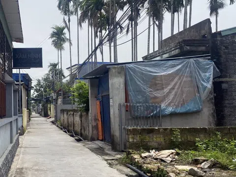 Góc khuất vụ cha xích con trên phố ở Hải Phòng