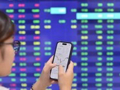 Cổ phiếu Vingroup tăng kịch trần