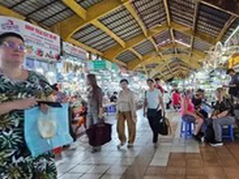Chợ Bến Thành là biểu tượng, cần tăng giáo dục cho tiểu thương, tăng chế tài để giữ thương hiệu