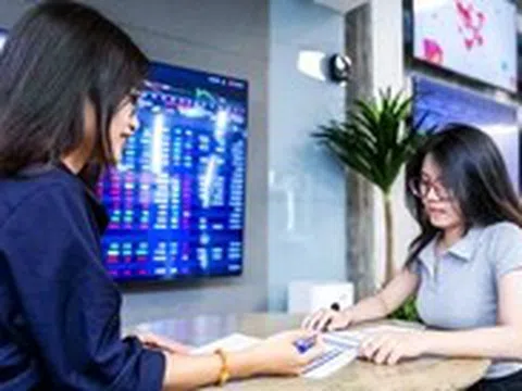 Chứng khoán tuần mới ra sao sau khi vượt đỉnh lịch sử?