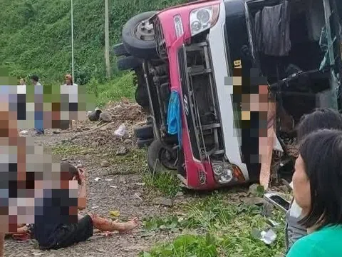 Xe khách mất phanh trên dốc Cun, tài xế bình tĩnh xử lý cứu mạng 9 người