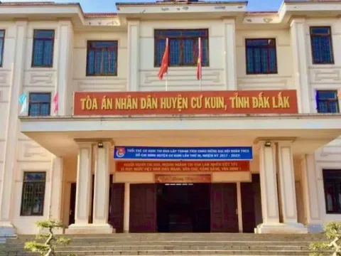 Bắt một cựu thẩm phán để điều tra tội nhận hối lộ