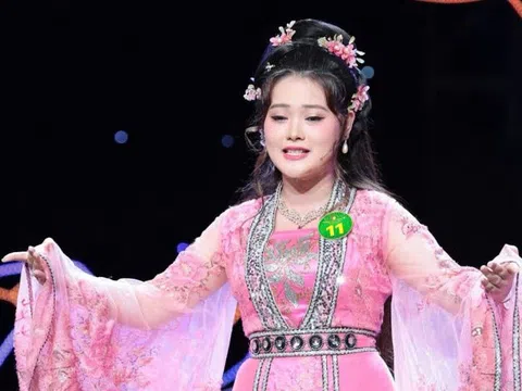 Cô gái được Thoại Mỹ, Bình Tinh chú ý từ nhỏ vào chung kết Chuông vàng vọng cổ