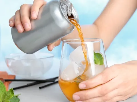 Uống nước tăng lực chống buồn ngủ như ‘cơm bữa’, người đàn ông nhận cảnh báo từ bác sĩ