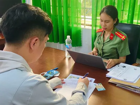 Thanh niên đăng video giả gái phản cảm, bị công an mời làm việc