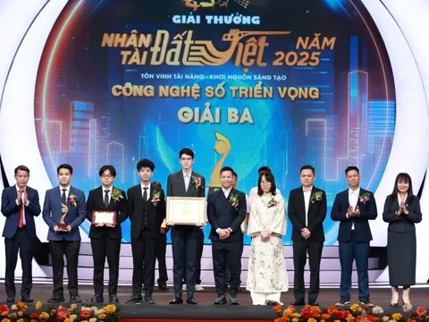Làm công cụ phát hiện trang web lừa đảo, nhóm sinh viên đạt Giải thưởng Nhân tài đất Việt 2025