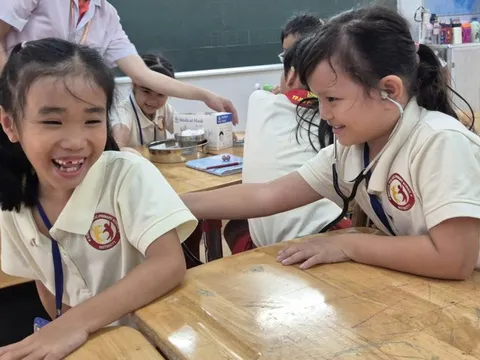 Nhiều trường ở TP.HCM có gì mà khiến học trò tan học vẫn không muốn về?