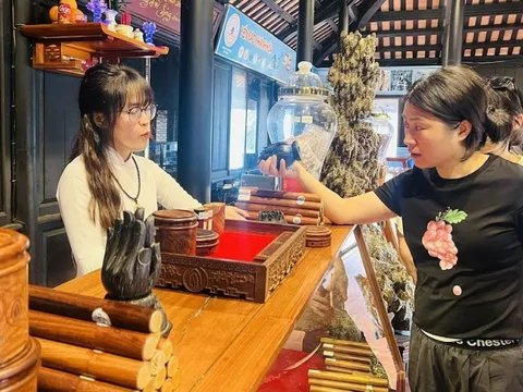 Khách Việt kể chuyện đi du lịch Trung Quốc, nhận xét: "Rất muốn mua 1 thứ về nhưng không thể"