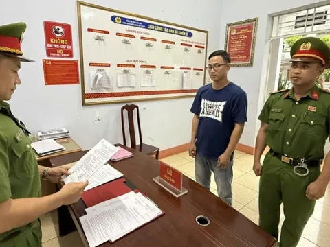 Bắt phó phòng một ngân hàng lừa đảo 4,8 tỉ đồng để đầu tư tài chính qua mạng