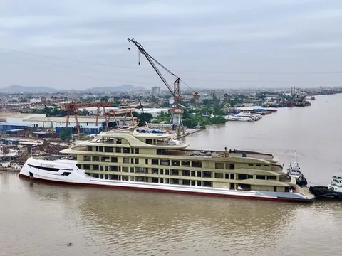 Du thuyền 6 sao mới nhất vừa hạ thủy ở Hạ Long: Được làm bởi người Việt, hoạt động theo mô hình “độc lạ”