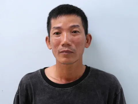 Bắt người đàn ông mời người phụ nữ mua vé số để cướp tiền rồi đâm 2 người trọng thương