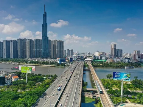 Xây dựng thương hiệu TP.HCM: Hãy nhìn lại mình và học các thành phố khác