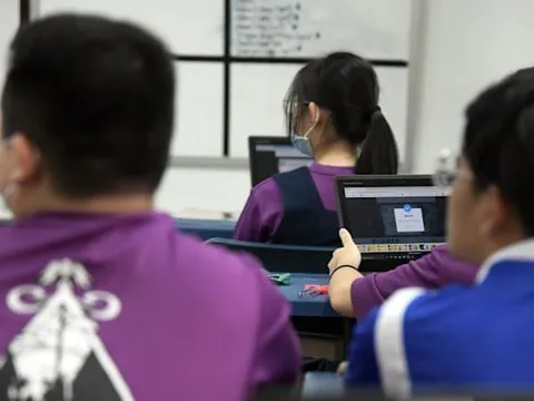 Singapore cấm học sinh trung học dùng điện thoại từ năm 2026