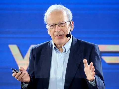 'Khẩn trương nghĩ cách sống chung với thực thể thông minh hơn con người'