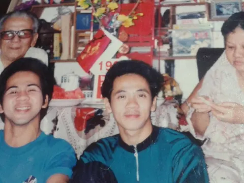 Thành Lộc xúc động gặp lại kỷ vật của ba Thành Tôn do khán giả trao tặng