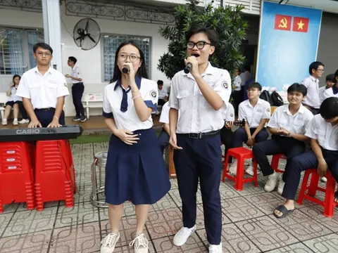 Từ 'khoảng lặng cúi đầu' đến giờ ra chơi đầy tiếng cười ở sân trường TP.HCM