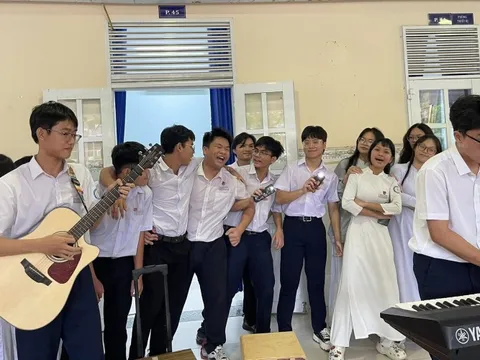 TP.HCM thực hiện 3 nhóm hoạt động để học sinh hạn chế sử dụng điện thoại